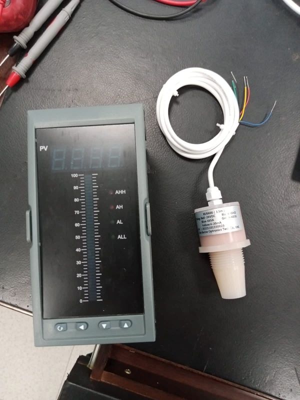 低電力 5m インテリジェント超音波水位センサー KUS600 正確な距離測定