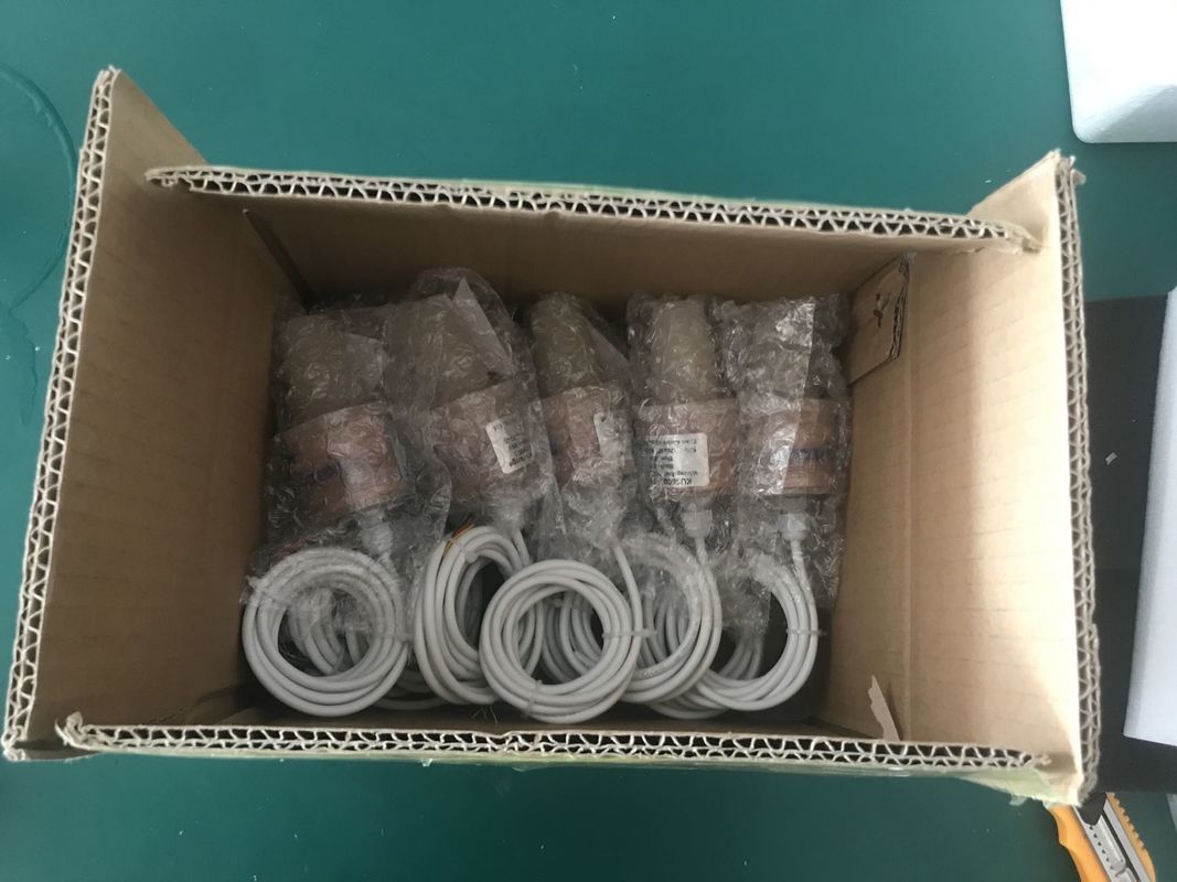 12V高精度超音波レベルセンサー RS485出力とIP68防水水水タンクレベル測定