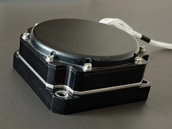 UAVナビゲーション用の70×70×32 mmの寸法と-40℃～+70℃の動作温度を備えた高精度デジタル光学ジャイロスコープ