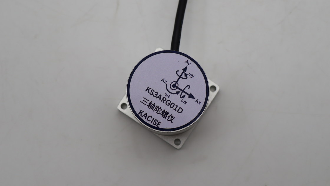 ≤0.15 (゚/s) バイアス重複性および12 (゚/h) バイアス安定性