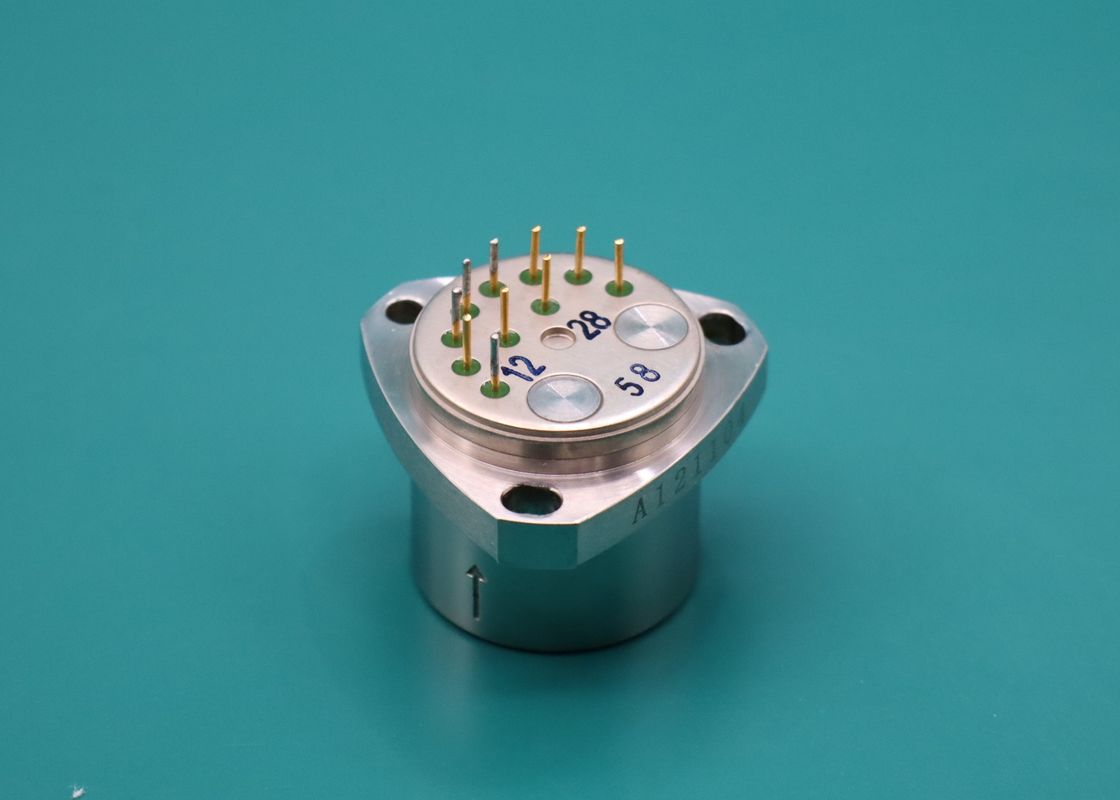 1.2～1.6mA/gのスケールファクタ、100gの耐衝撃性、および精密アプリケーション向けの1μg未満の感度を備えたクォーツフレキシブル加速度計