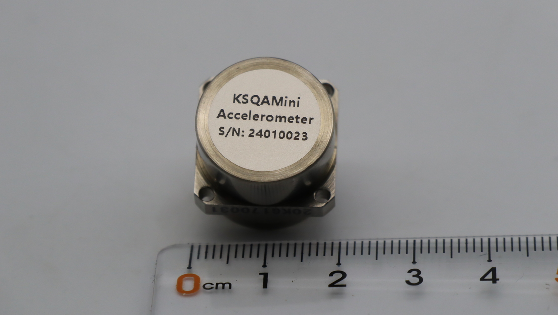 1000g 衝撃耐性加速計 2.3 ~ 3.5mA/g 尺度因子 -55°C+130°C 貯蔵温度