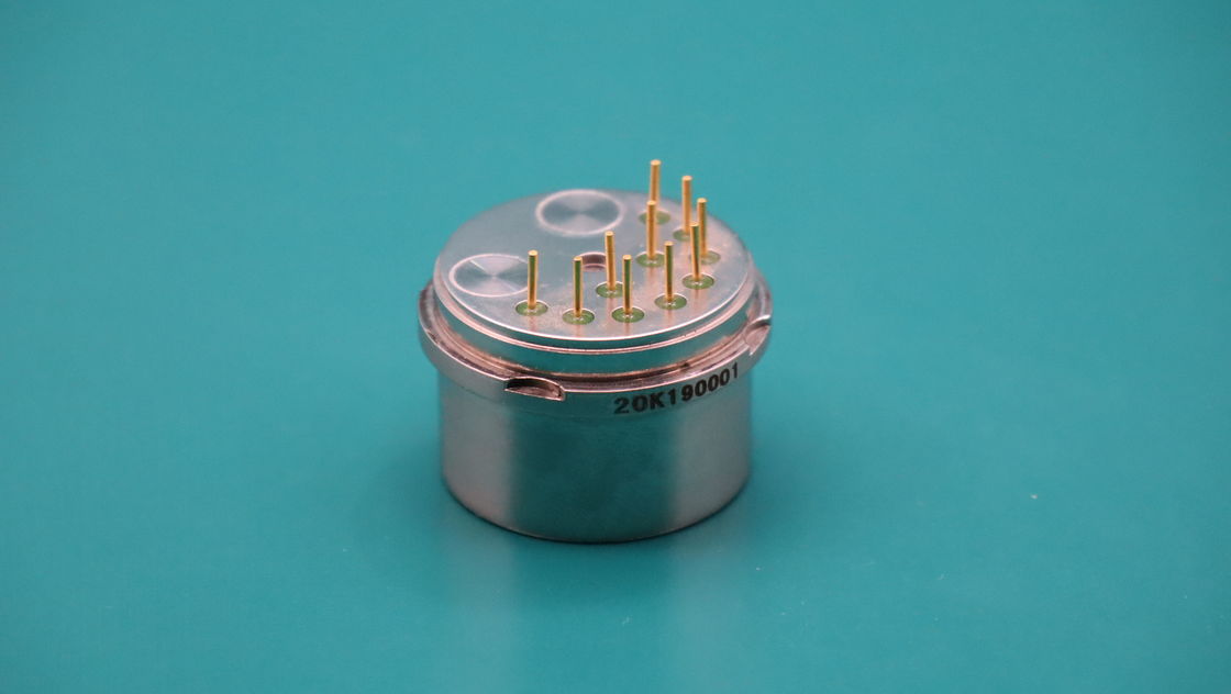 極限条件に対応する 1.3 ～ 3.5mA/g のスケール係数と 1000g の耐衝撃性を備えた高精度クォーツフレキシブル加速度計