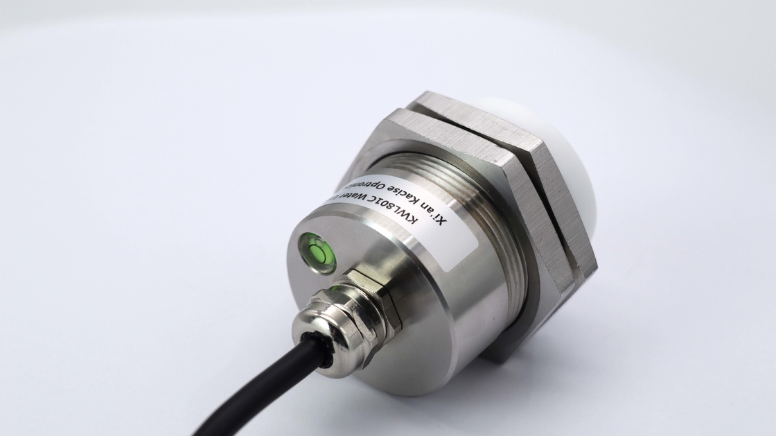 測定範囲 0.1-15/20m 耐水性IP68と距離測定精度 ±2mmのレーダーレベル送信機