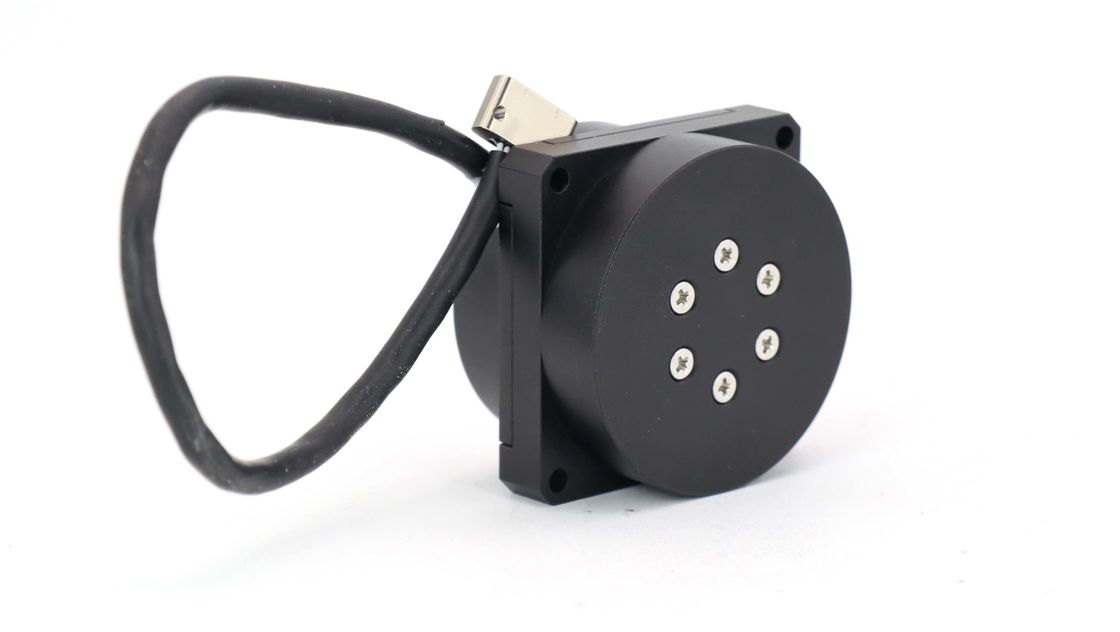 バイアスドリフトが 0.1°/h 以下の慣性角速度センサー、コンパクト、50×50×36mm、起動時間 5 秒