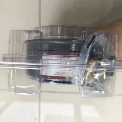 Dwyer Magnehelic 2300-60PA 差圧ゲージ、60-0-60 Pa 範囲、精度 ±2%、IP67 エンクロージャ付き