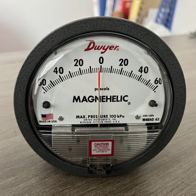 Dwyerシリーズ2000 マグネヘリック差圧計,FS精度 ±2%と摩擦のない磁気運動 20~140°Fの適用